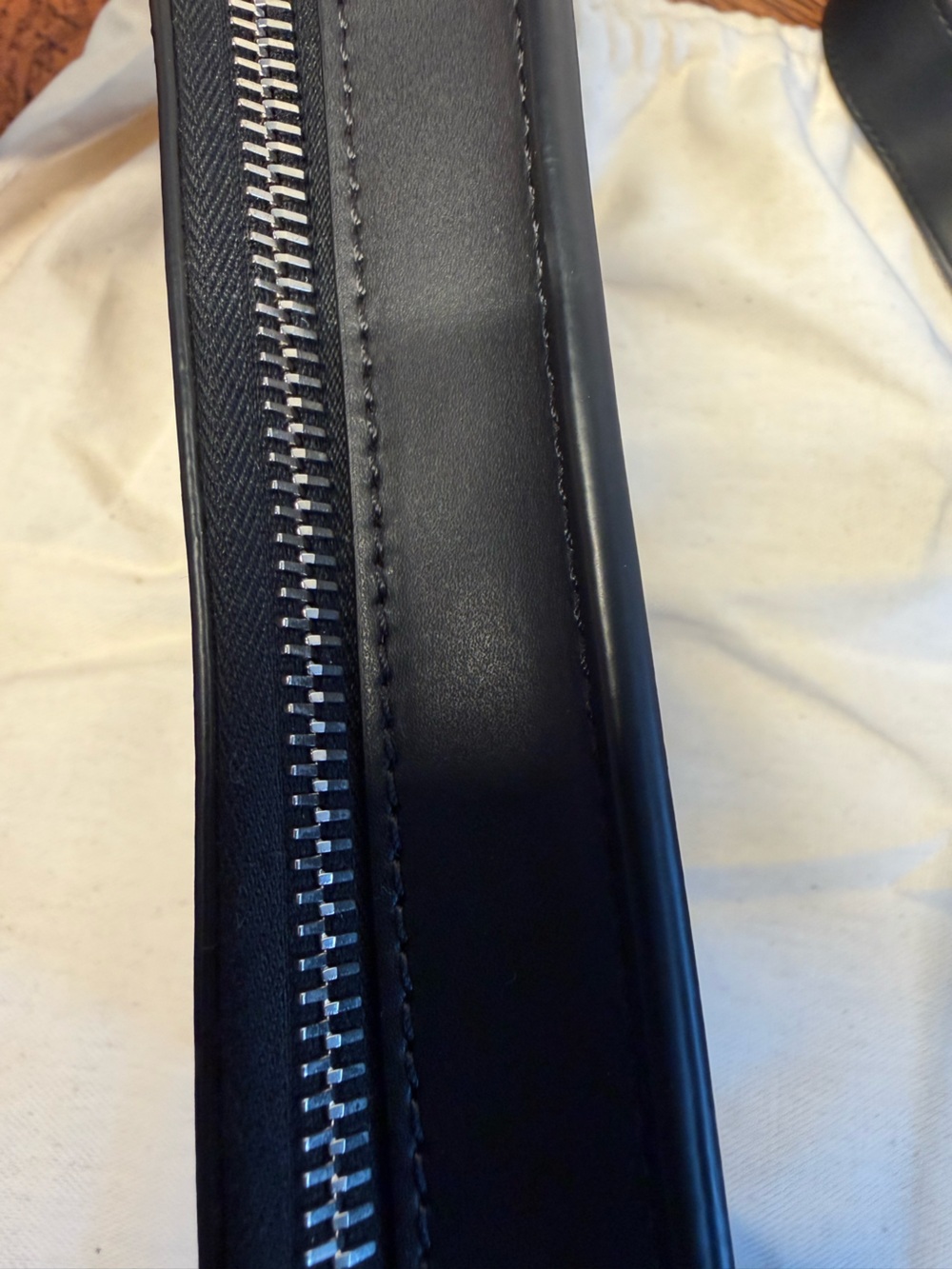 NWOT Valentino Garavani VLTN Leather Belt Bag/Crossbody w/COA & Dust Bag Unisex - Picture 5 of 14
